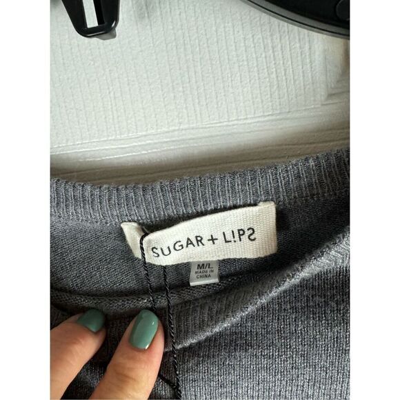 NWT Sugar+Lips Womens Grey Blouse Size M/L - Picture 2 of 4